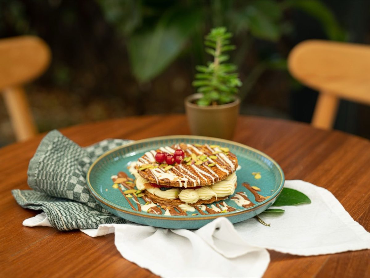 Monter un mille‑feuille croustillant et net : méthode et conseils