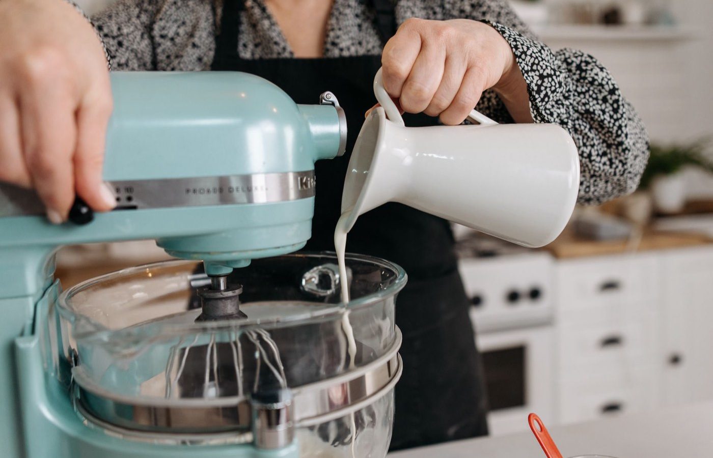 Thermomix ou robot pâtissier : lequel pour préparer des